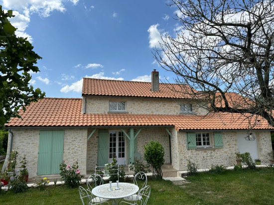 Maison apr&egrave;s enduit