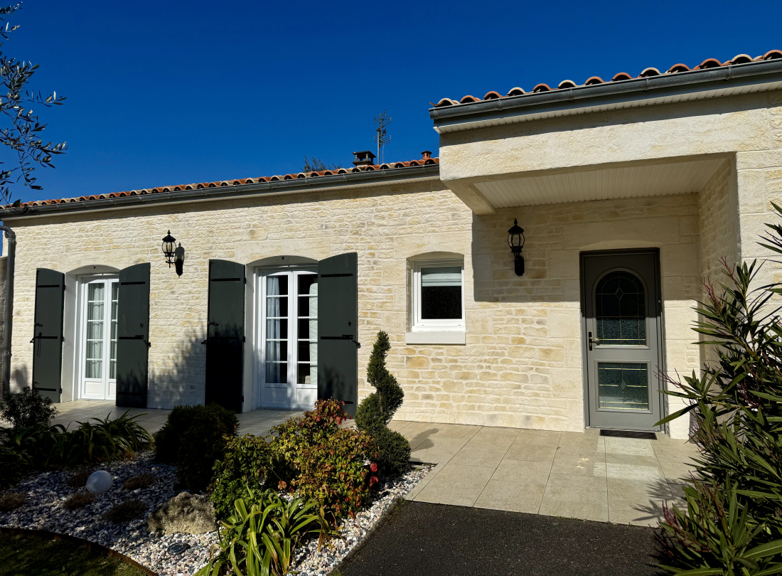 Enduit imitation pierre sur fa&ccedil;ade &agrave; Niort