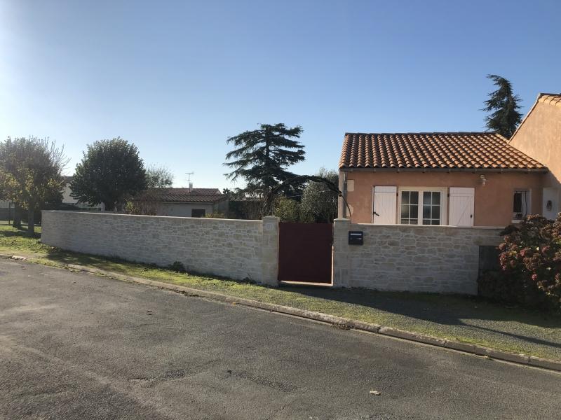 Muret clôture après