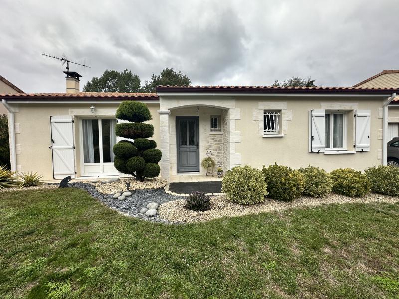 Façade d'entrée DECOPIERRE