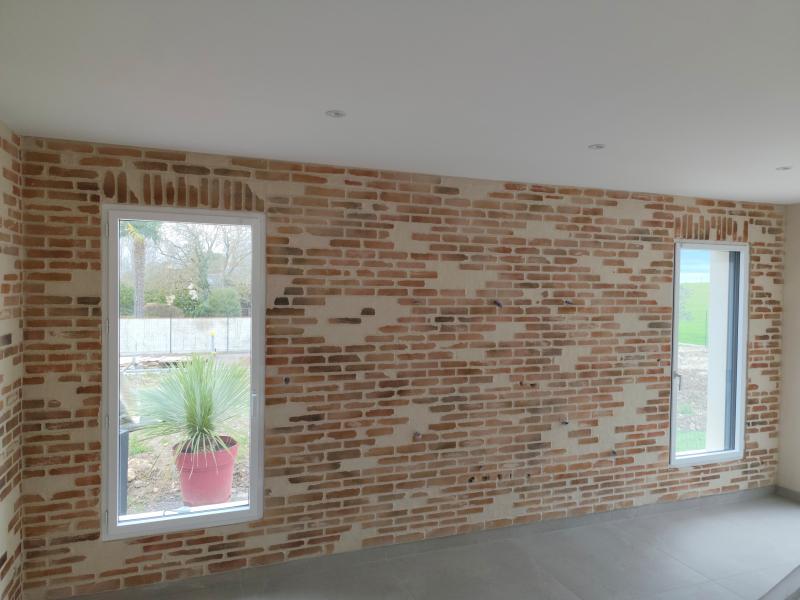 Mur en DECOPIERRE façon brique