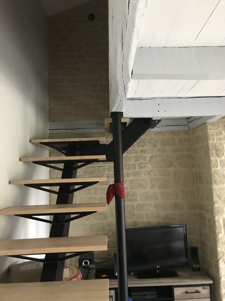 Cage d&rsquo;escalier moderne