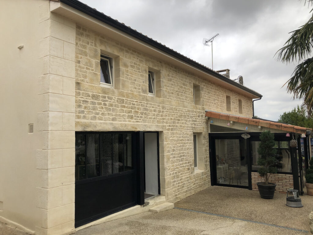Décoration façade cour